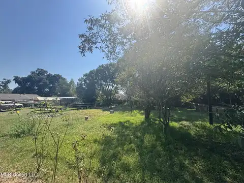Nhn Ford Alley, Gulfport, MS 39501