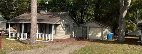 106 Lakeview, Houghton Lake, MI 48629