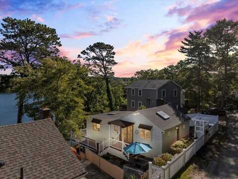 21 Hillside Road, Plymouth, MA 02360