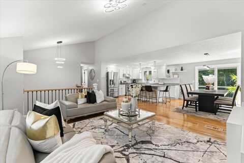 416 Foundry St, Easton, MA 02356