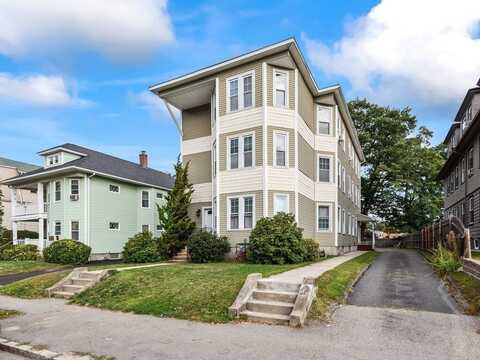 371 Chandler St, Worcester, MA 01602