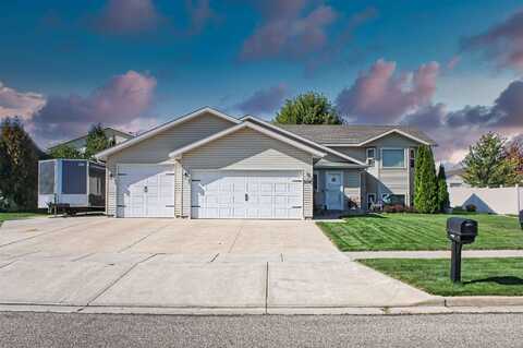3104 SE 15th St., Minot, ND 58701