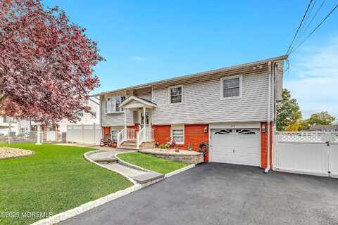 613 Texas Drive, Toms River, NJ 08753