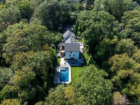 20 Tall Tree Court, Cold Spring Harbor, NY 11724