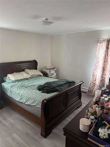 20 Quail Run, Hempstead, NY 11758