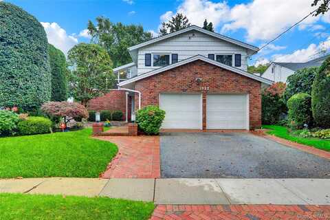 1952 Julian Lane, Merrick, NY 11566