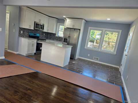 6 Hilliard Avenue, Central Islip, NY 11722