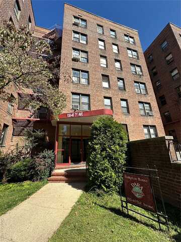 15040 71st AVE, Flushing, NY 11367