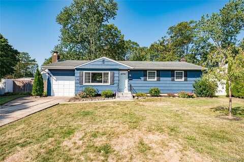 16 Adams Place, West Islip, NY 11795