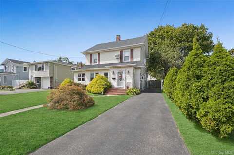 216 Jayne Avenue, Patchogue, NY 11772
