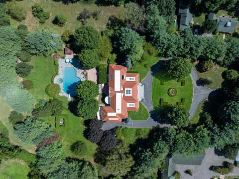 23 Old Westbury Rd, Old Westbury, NY 11568