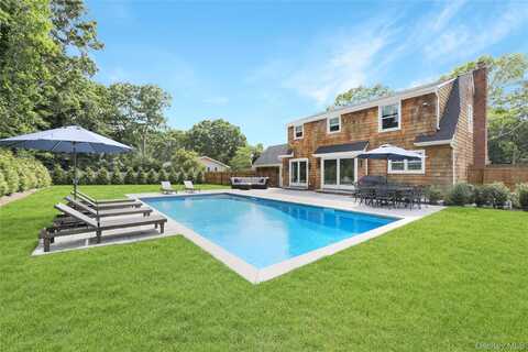 16 Pin Oak Lane, Westhampton Beach, NY 11978