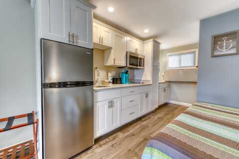 76 Post Road, Wells, ME 04090