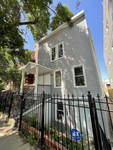 2424 W Iowa Street, Chicago, IL 60622
