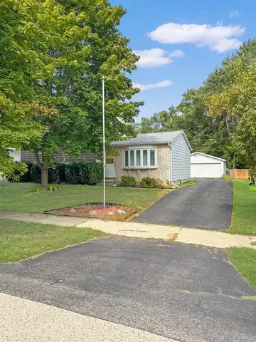 1008 18th Street, Zion, IL 60099