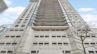 33 W Delaware Place, Chicago, IL 60610