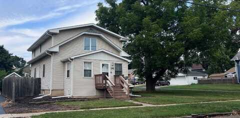 141 N Lord Avenue, Carpentersville, IL 60110