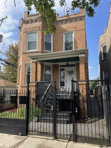 2416 N Springfield Avenue, Chicago, IL 60647