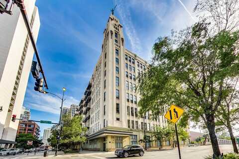 758 N LARRABEE Street, Chicago, IL 60654
