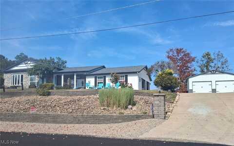 58 Pueblo Trail, Malvern, OH 44644