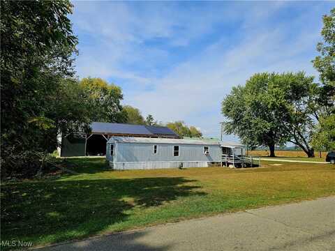 21277 County Road 106, Newcomerstown, OH 43805