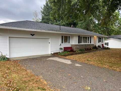 9790` Smithdale Avenue NE, Hartville, OH 44632