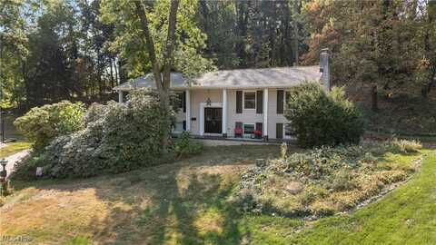 1138 Lindy Lane Avenue SW, North Canton, OH 44720