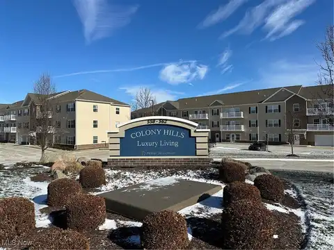 558 Colony Park unit: 301, Tallmadge, OH 44278