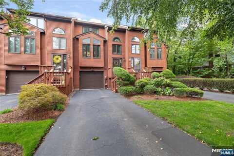 27 Sampson Street 2, Saddle Brook, NJ 07663