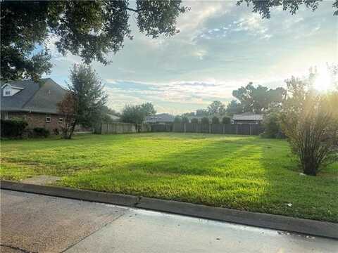4712 HENICAN Place, Metairie, LA 70003