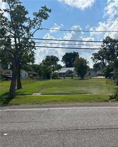 8425 JEFFERSON Highway, Harahan, LA 70123
