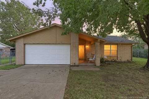 1917 S 143rd East Avenue, Tulsa, OK 74108