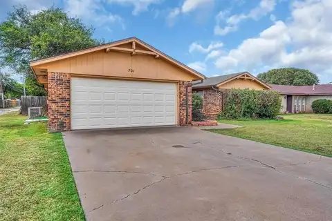 701 Hayes St Street, Altus, OK 73521