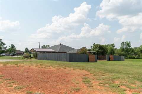 996 S Morgan Road, Blanchard, OK 73010