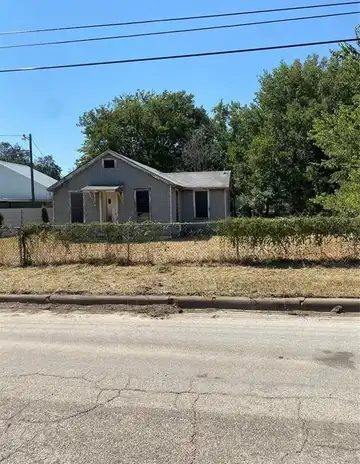 705 SW 15th Street, Mineral Wells, TX 76067