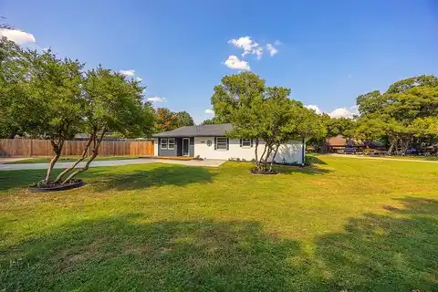 2201 Vega Street, Grand Prairie, TX 75050