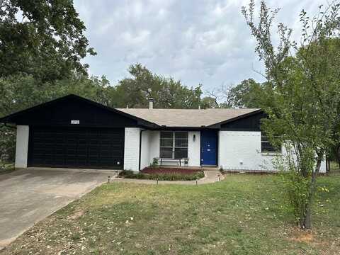 2712 Winchester Court, Denton, TX 76209