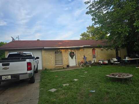 132 Bristol Drive, Cedar Hill, TX 75104
