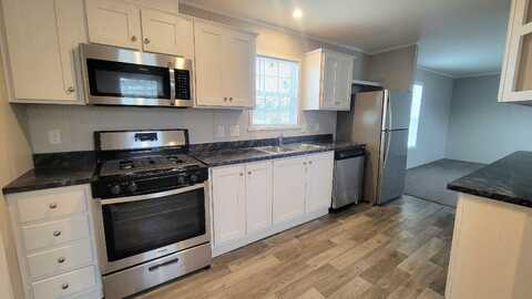550 Delaware, Belleville, MI 48111