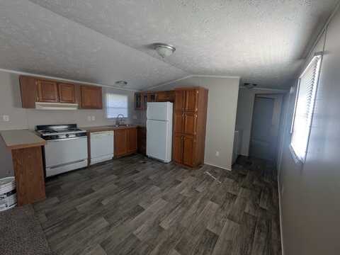 596 Delaware, Belleville, MI 48111