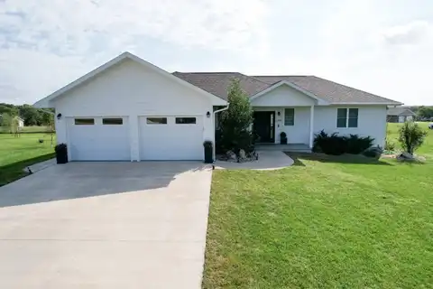 2414 Timberlane Dr, Sabetha, KS 66534
