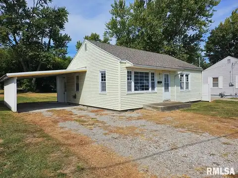 123 N HOBSON Street, Virden, IL 62690