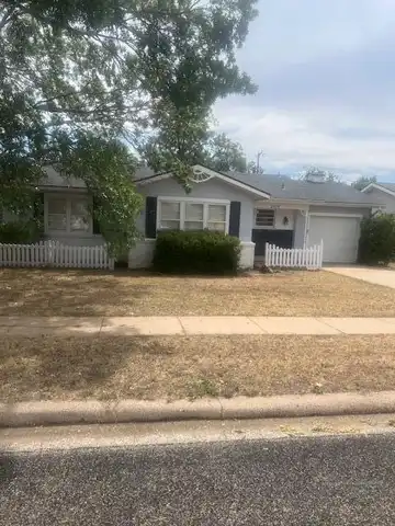 2216 42nd St, Snyder, TX 79549