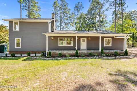 118 Devonshire Avenue E, West End, NC 27376