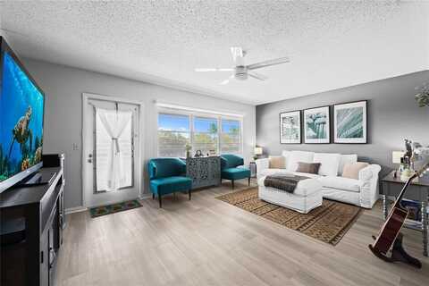 318 Oakridge R, Deerfield Beach, FL 33442