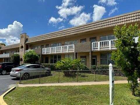 9101 Sunrise Lakes Blvd, Sunrise, FL 33322