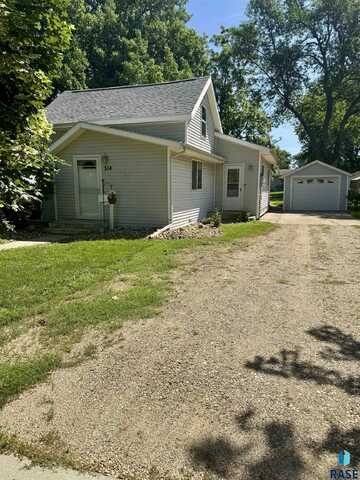 514 N Chicago Ave N, Madison, SD 57042
