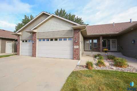 2704 E Whisper Trl, Sioux Falls, SD 57108