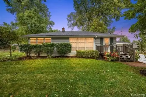 841 Nash Avenue, Waterford, MI 48328