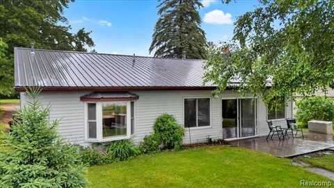 2898 E Lake Drive, Lupton, MI 48635
